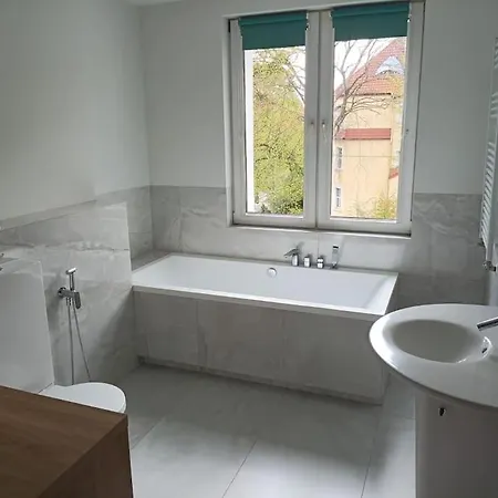 Dwupoziomowe Mieszkanie W Willowej Dzielnicy Apartamento *